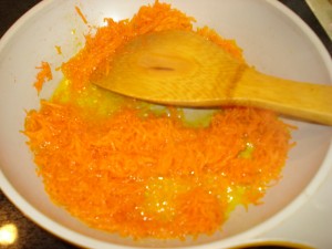 Сырный суп с креветками. шаг 3